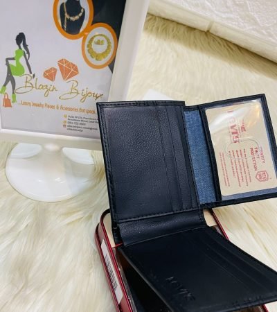 Men_s levi_s luxury wallet (open view)